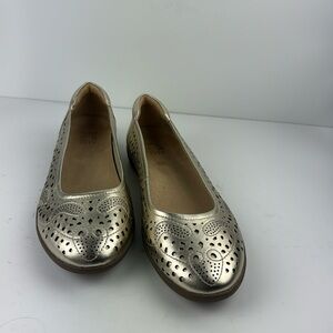 Naturalized GOLD FLATS SZ 11W EUC